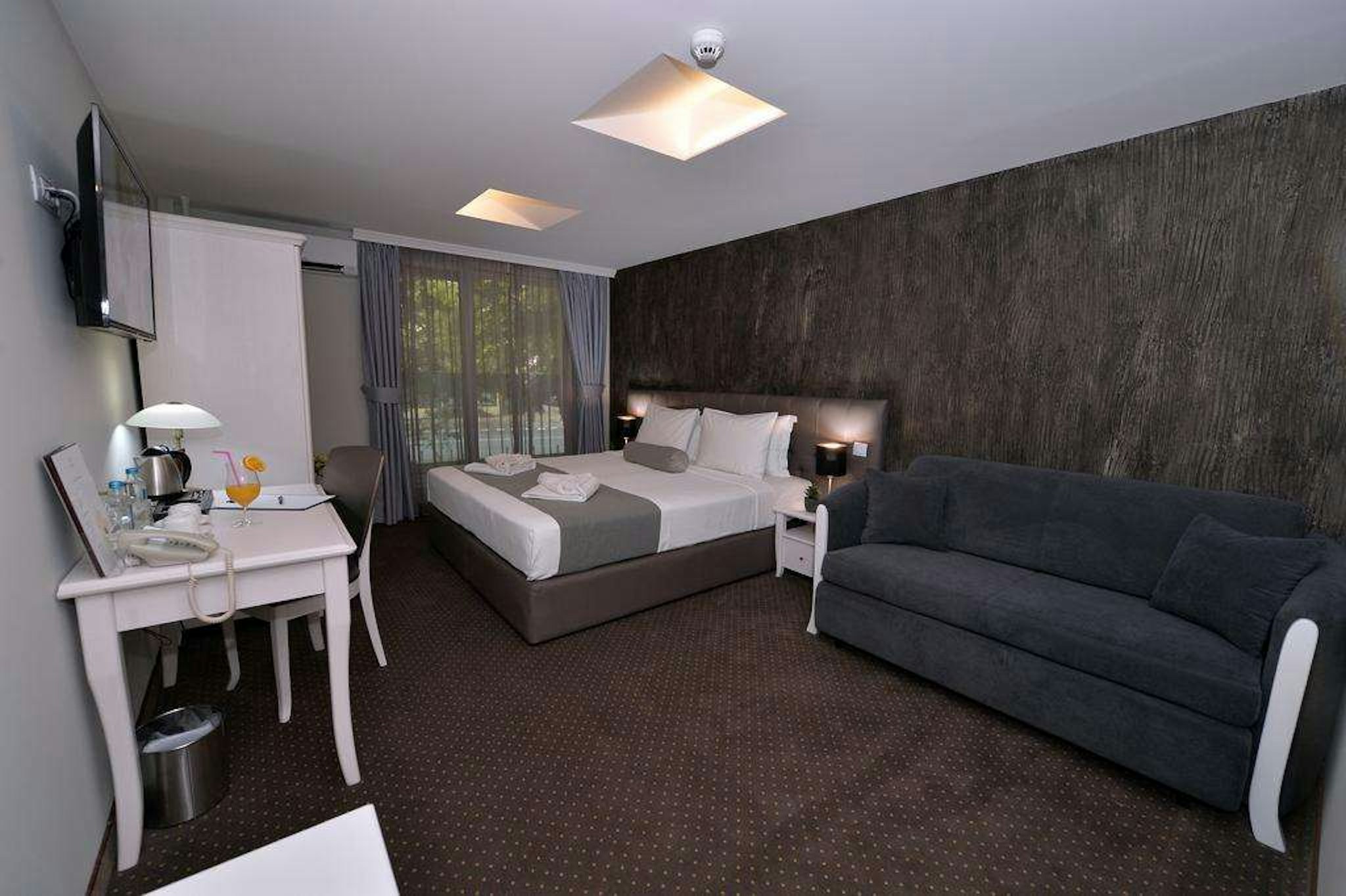 ALEXANDAR II HOTEL 9/20