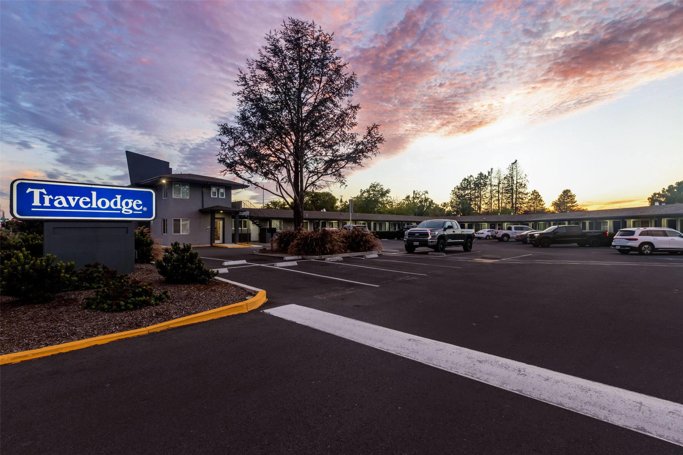 Travelodge By Wyndham Santa Rosa Wine Country 10/17