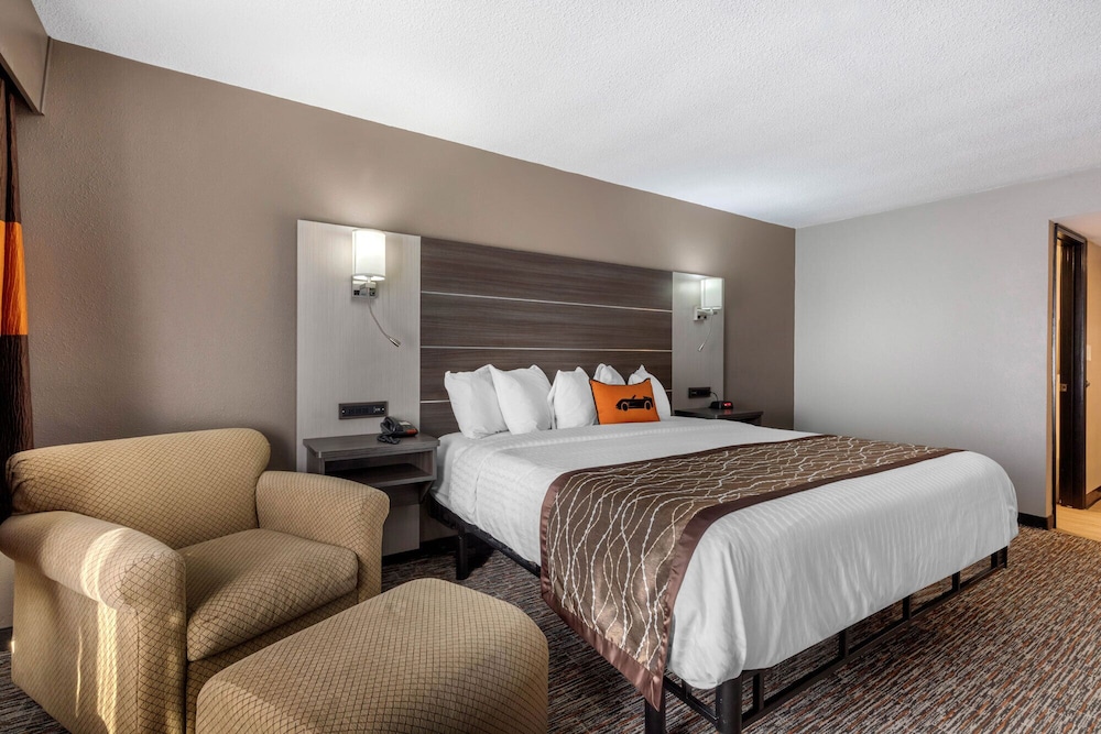 VetteCity Hotel 4/21