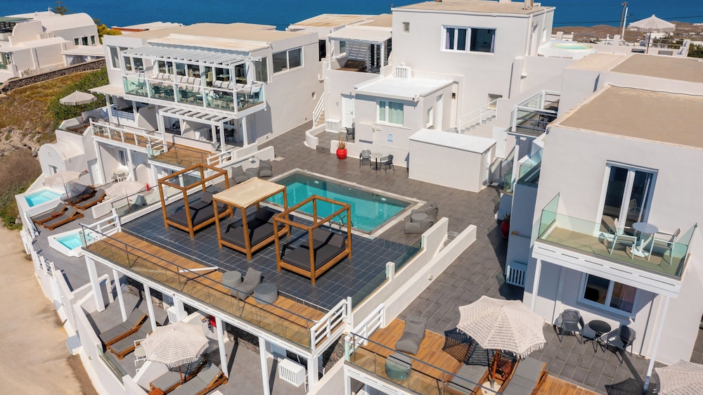 Gizis Cliffside Suites 3/50