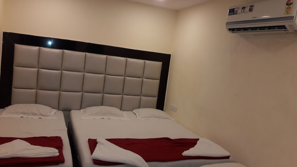 Hotel Janata 16/28
