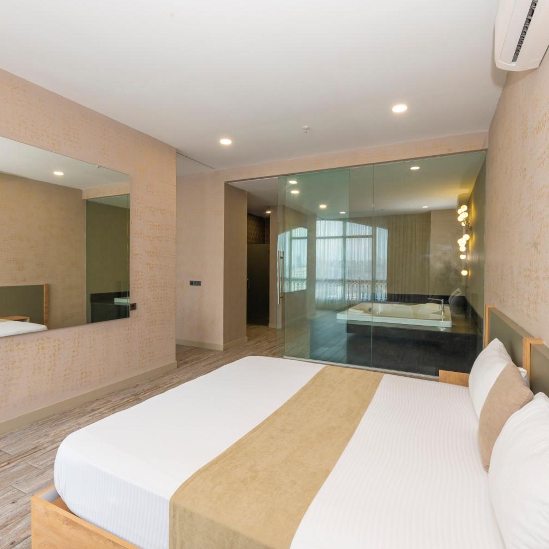Superior, Suite, King Bed