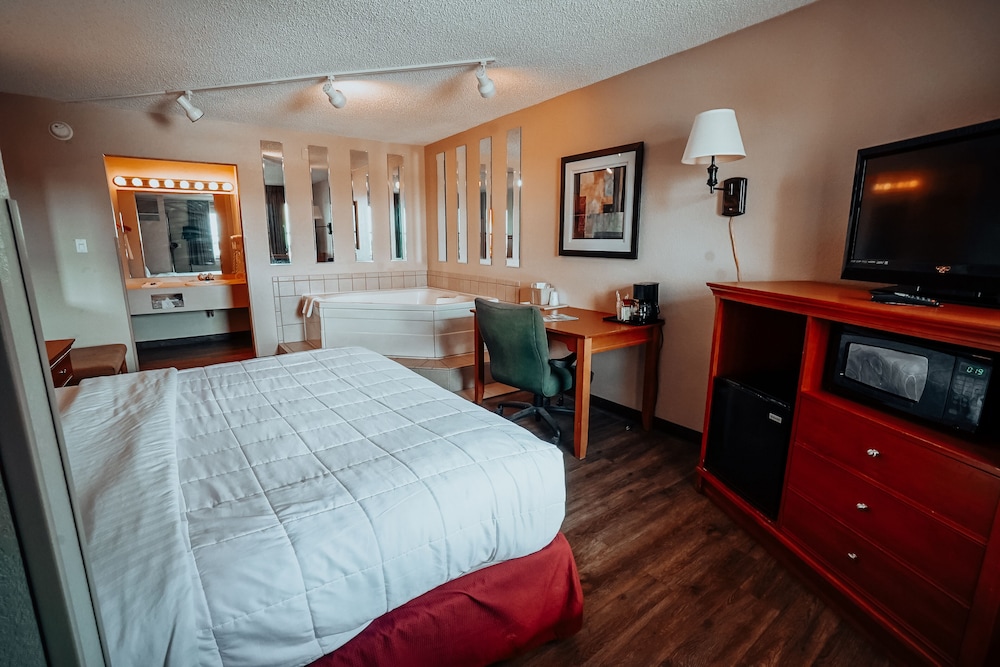 Lamplighter Inn Suites North 5/25