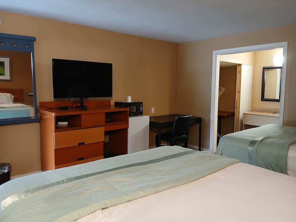 OYO Hotel Tallahassee Downtown 13/18