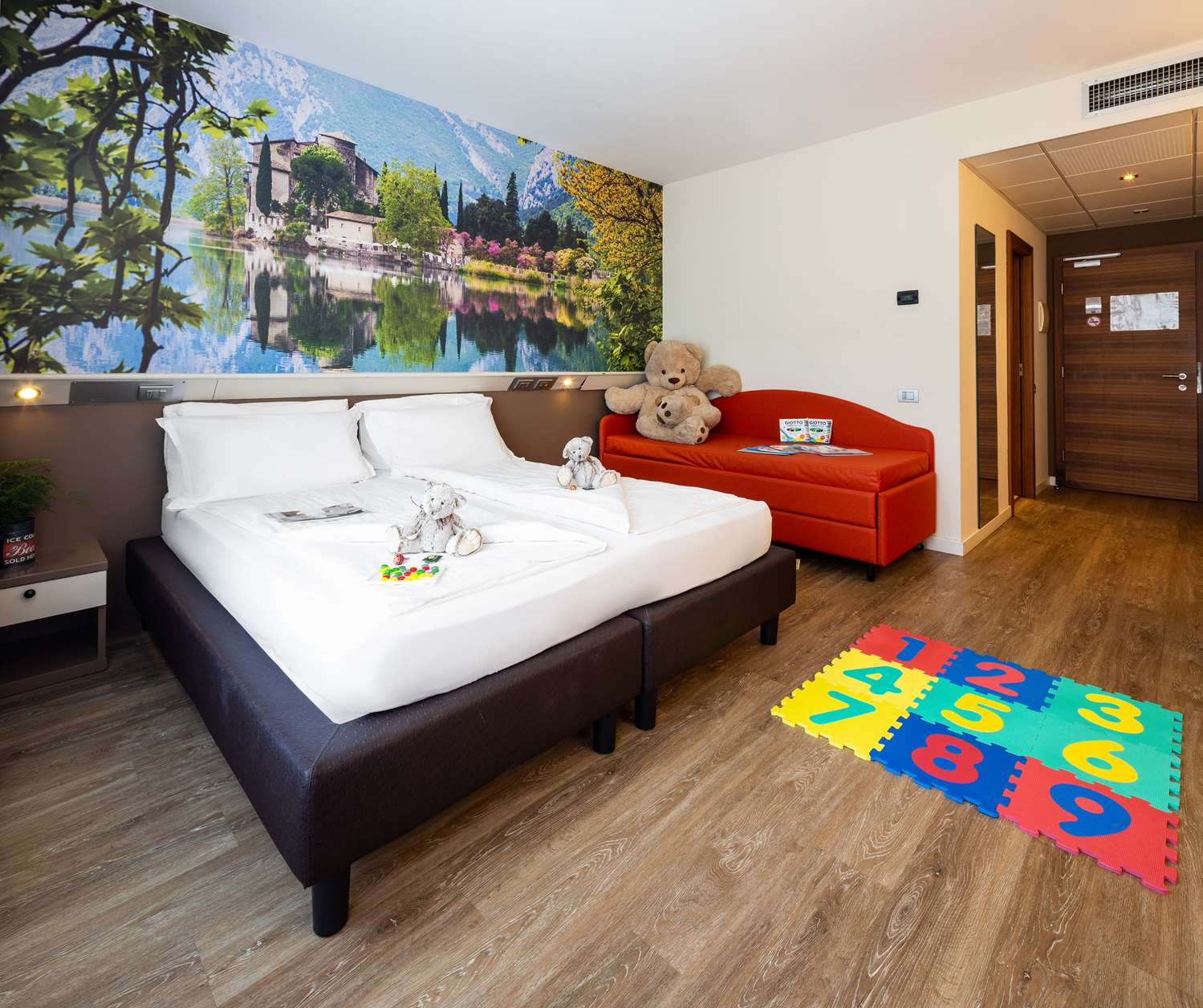 Family, Queen Bed, Sofa