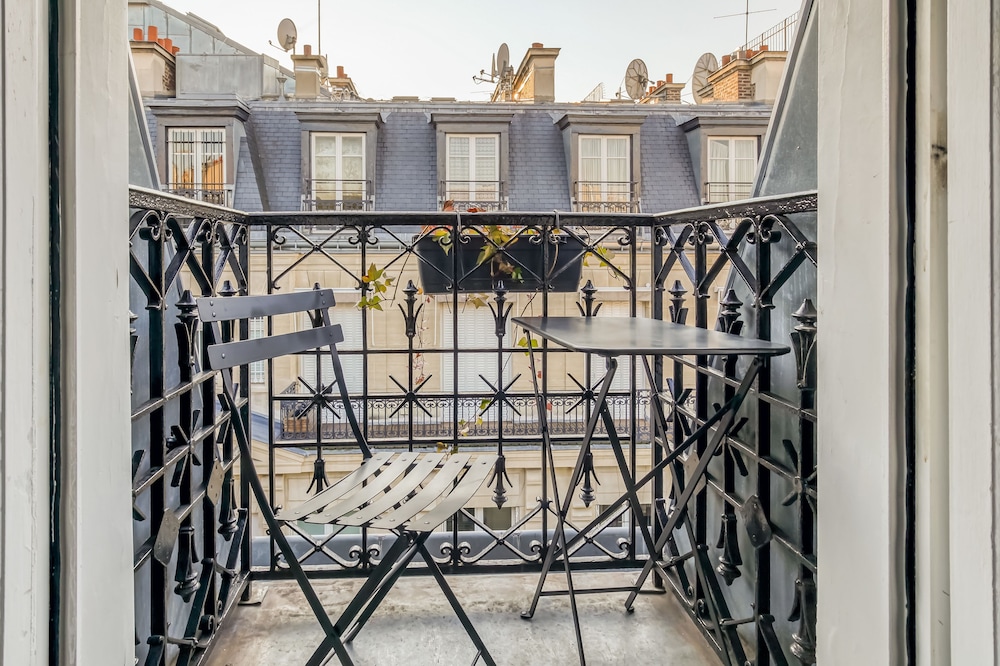 Chalgrin Boutique Hotel 37/46