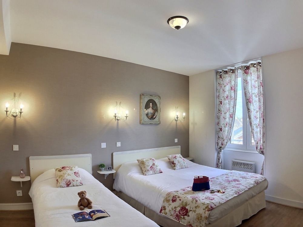 Hotel du Cygne 6/49