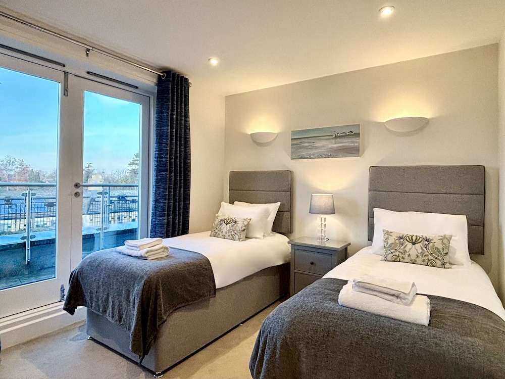 YOUR SPACE APARTMENTS - THE HAMILTONS 20/46