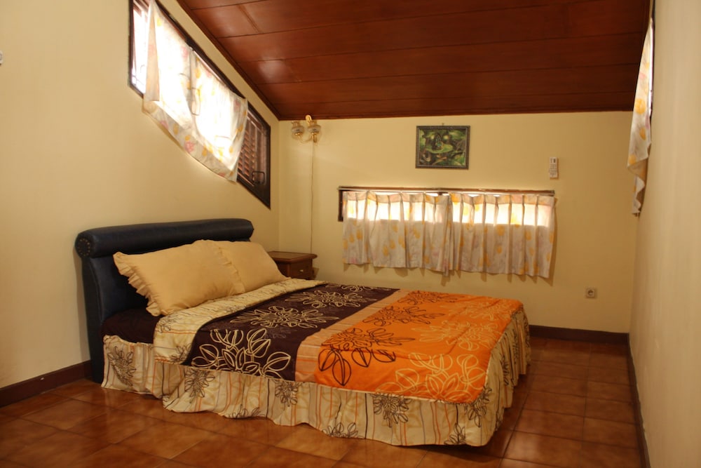 Villa Kota Bunga Anyelir 18/51