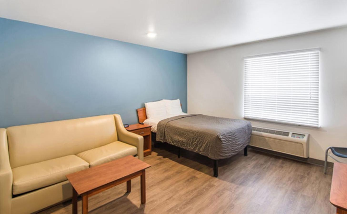 جناح بسرير كينج مع أريكة، WoodSpring Suites Port Orange - Daytona Beach 6/9