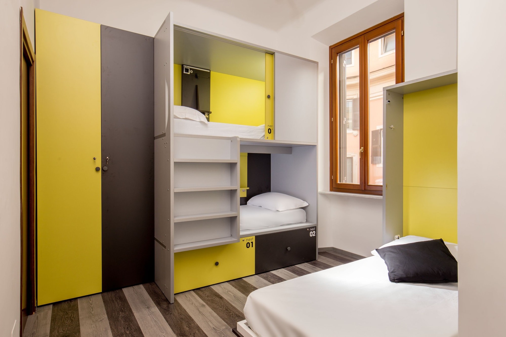 MIXED DORM, 4 BEDS