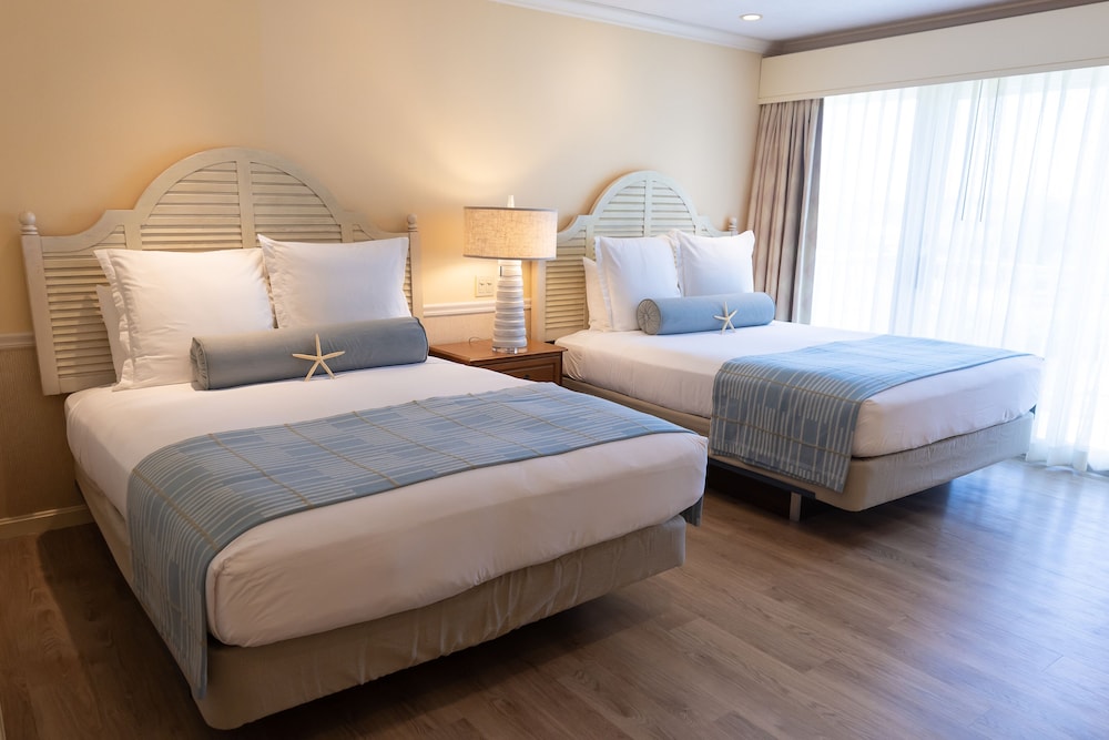 Upper, 2 Queen Beds, Harbour View
