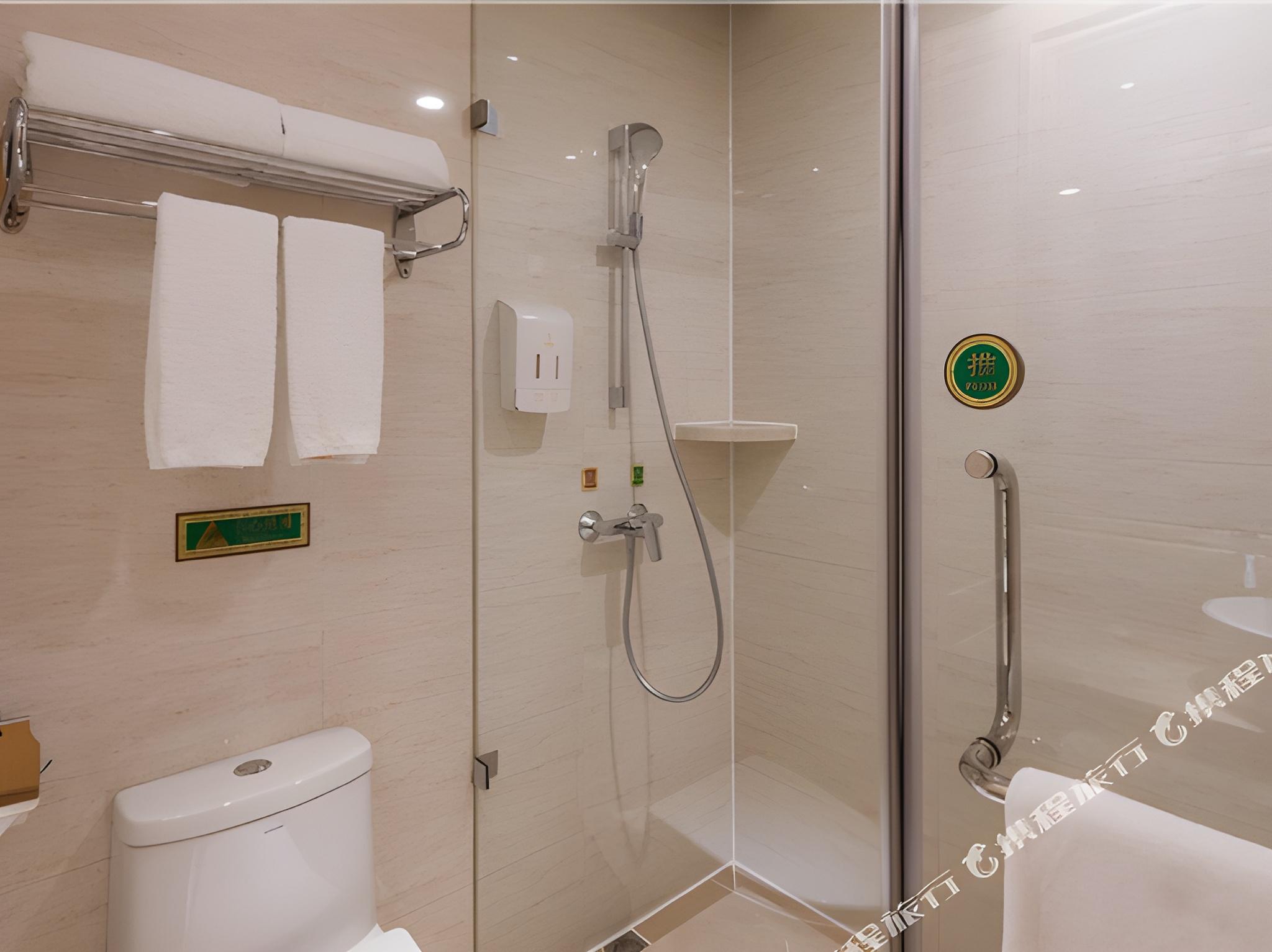 Vienna Hotel (Huizhou Yanda Avenue) 43/44