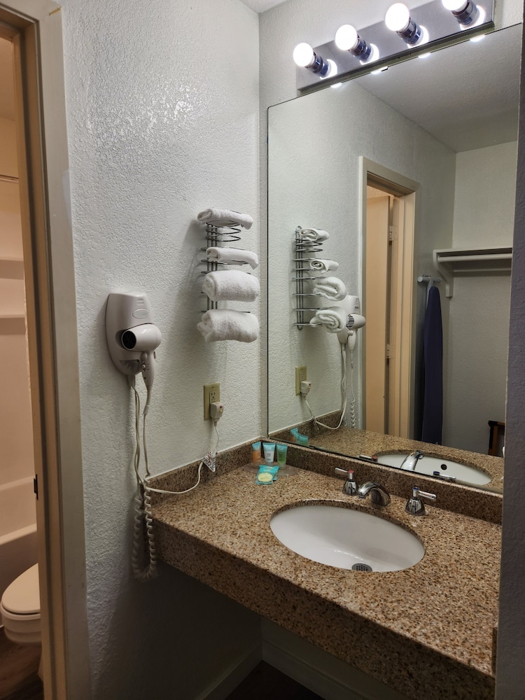 Inn at The Waterpark 64/64