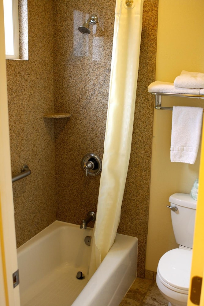 San Luis Inn And Suites 70/70