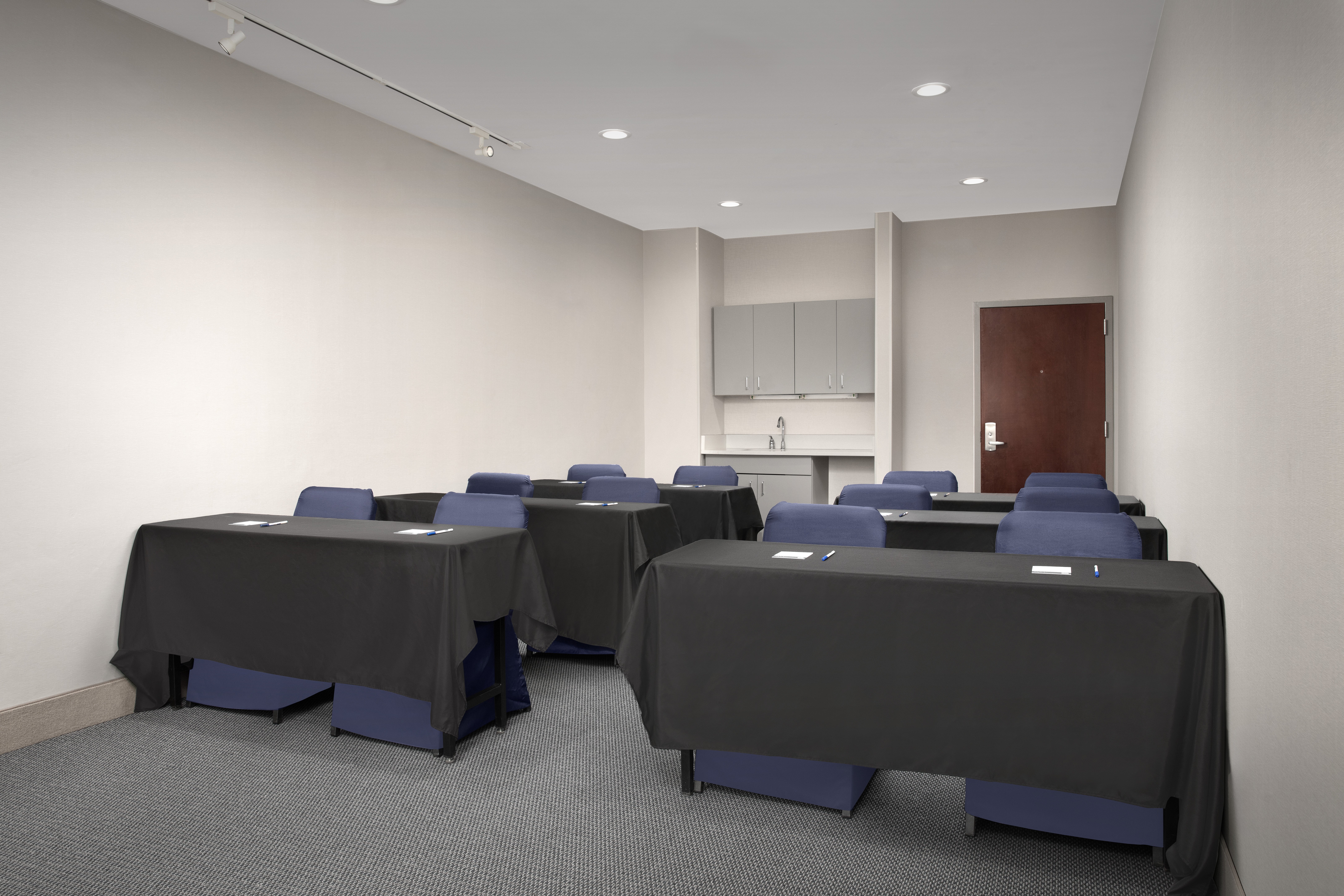 Holiday Inn Express Hotel Suites Chambersburg 62/71
