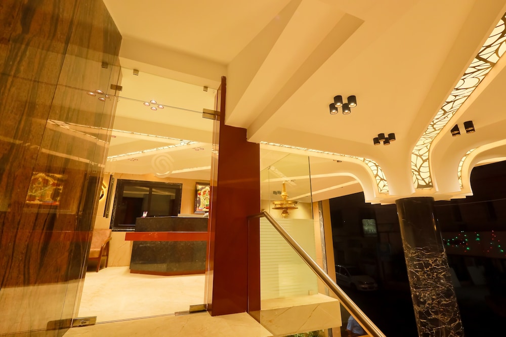 Hotel Grand Sabarees 3/21