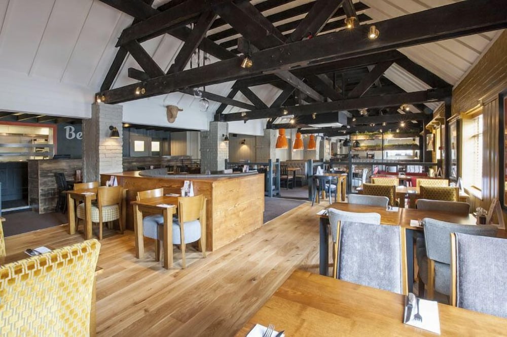 Premier Inn Gloucester (Little Witcombe) 36/50