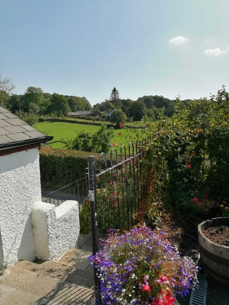 The Brown Horse Inn 46/50