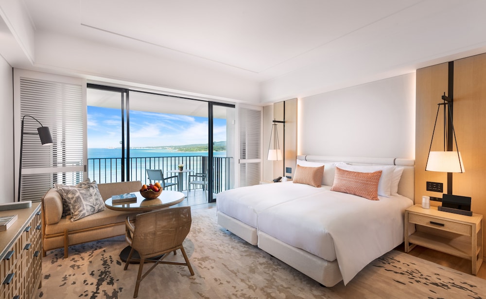 Halekulani Okinawa 10/47