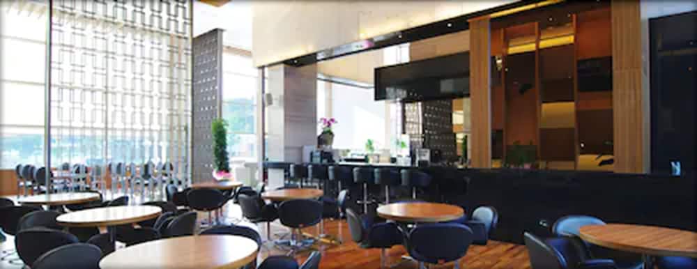 The Class 300 Hotel and Condominium 26/36