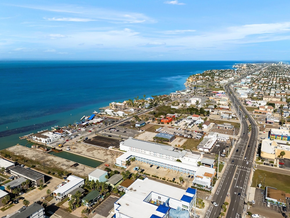 Home2 Suites by Hilton South Padre Island 66/72