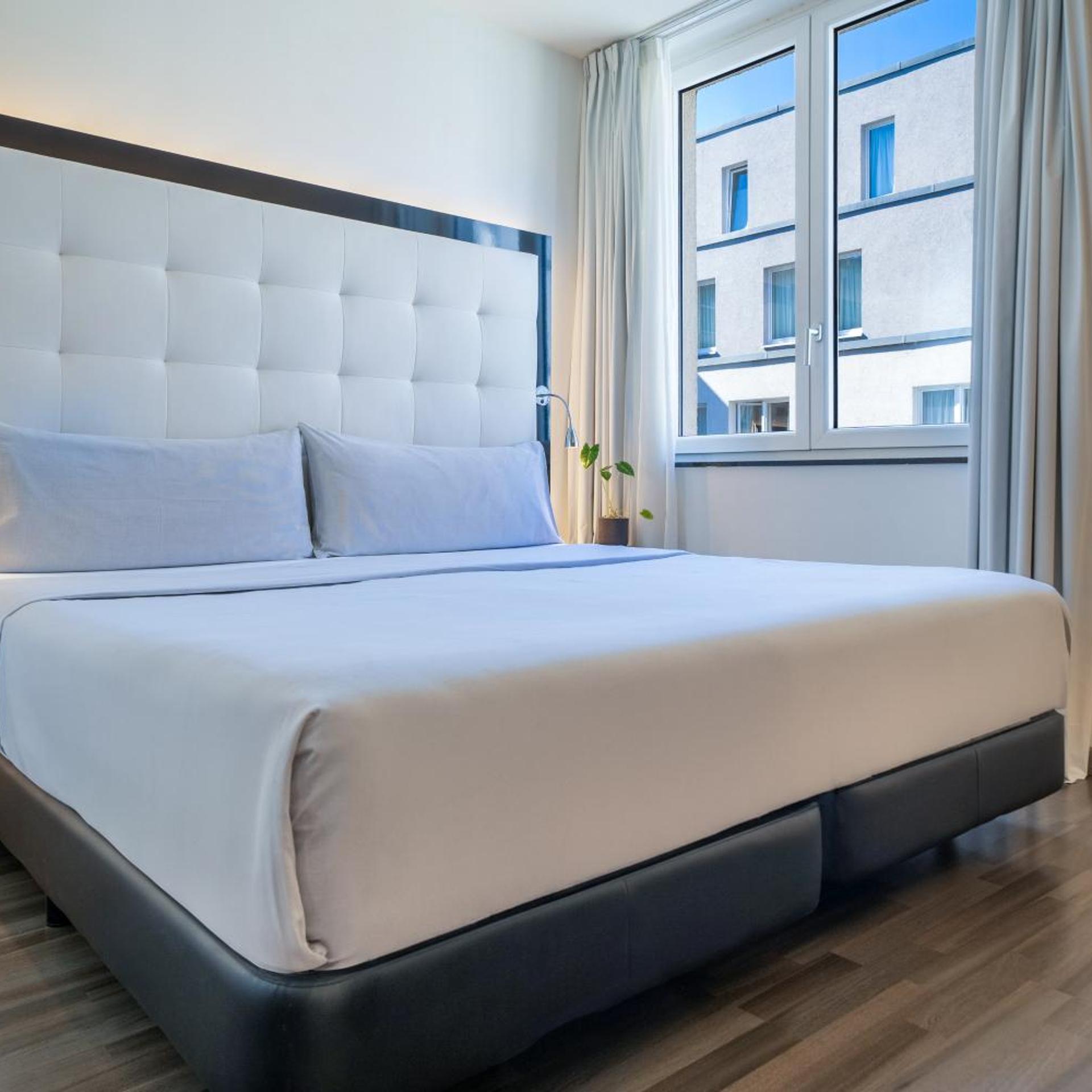 Inner, Innside, Courtyard, Single Bed