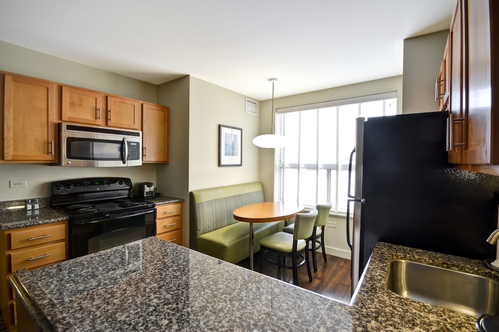 HYATT house Chicago/Naperville/Warrenville 47/69
