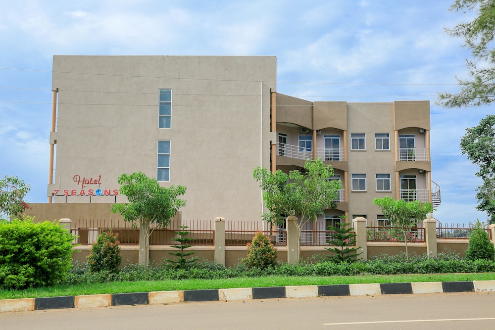 Hotel 7 Seasons Entebbe in ENTEBBE