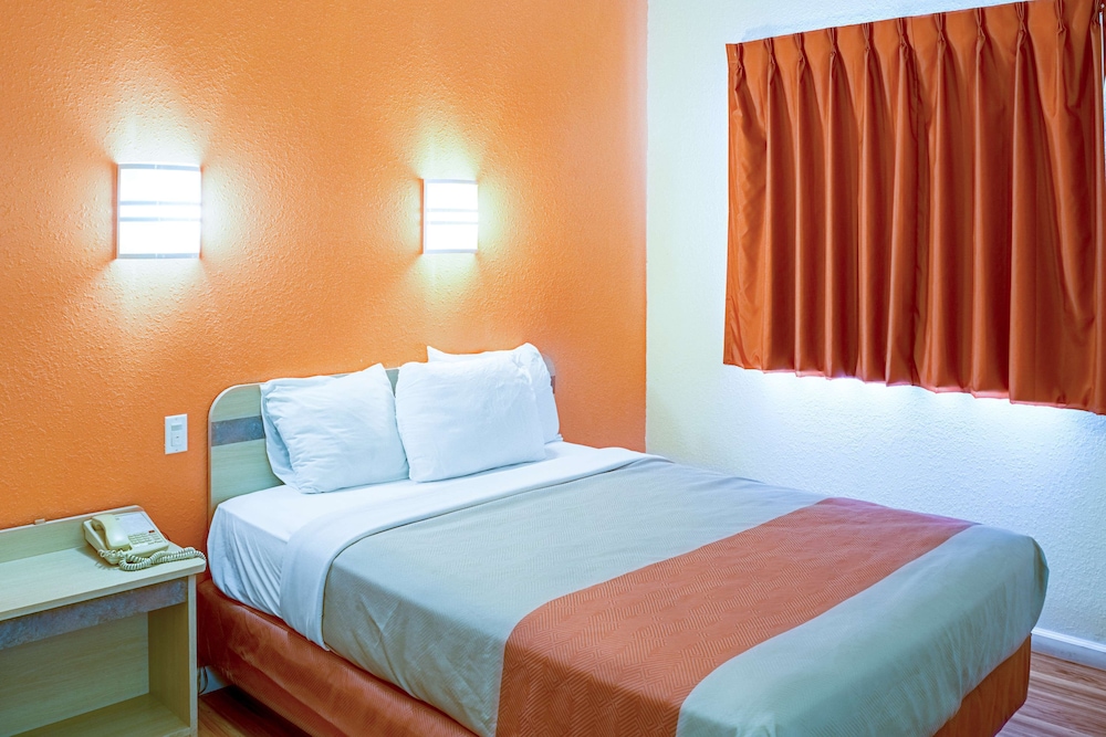 Motel6 Seymour, IN - North 20/51