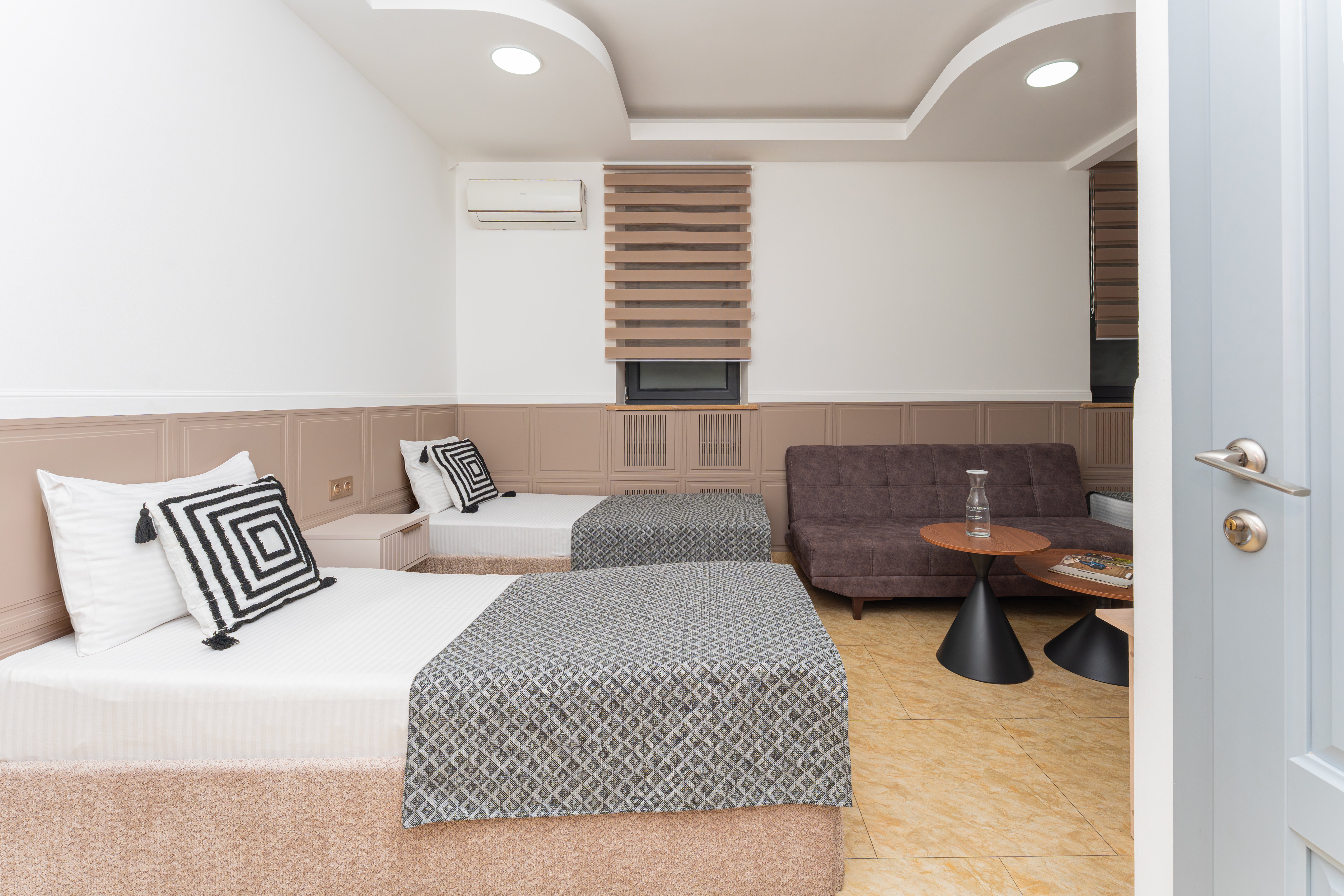 غرفة كلاسيكية رباعية، Alex Hotel 4/7