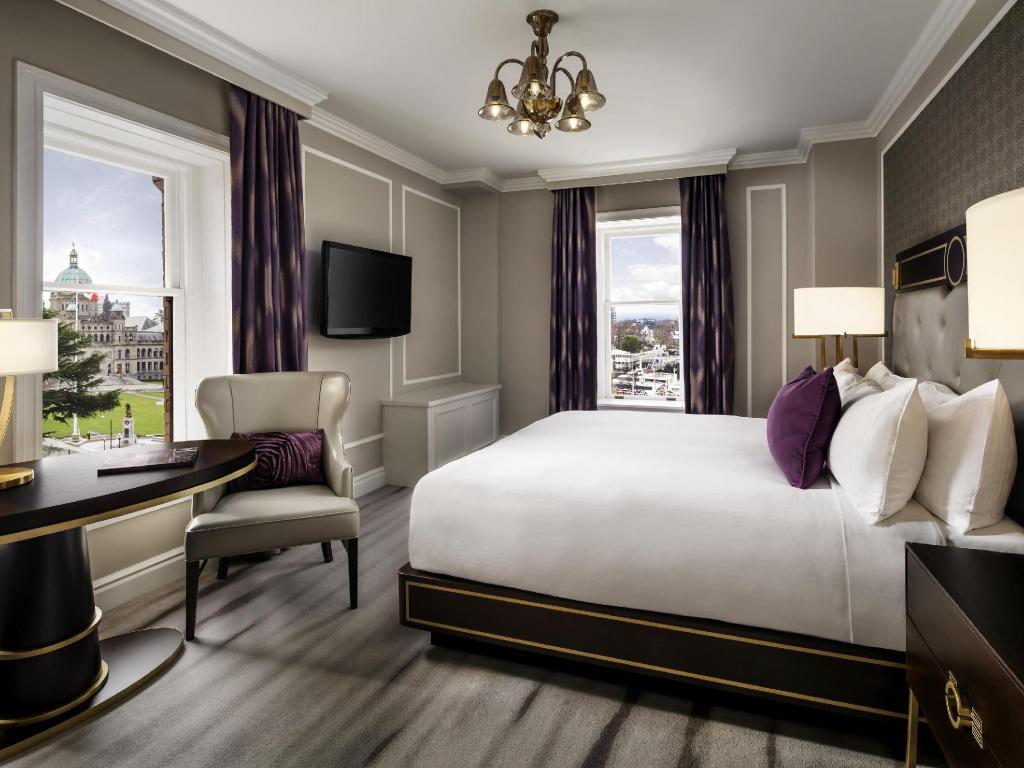 Exclusive, Fairmont Gold, King Bed, Harbour View, Lounge Access