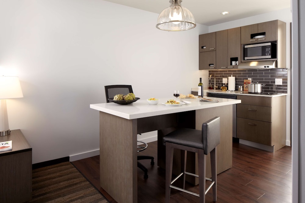 Hyatt House Indianapolis / Fishers 55/68