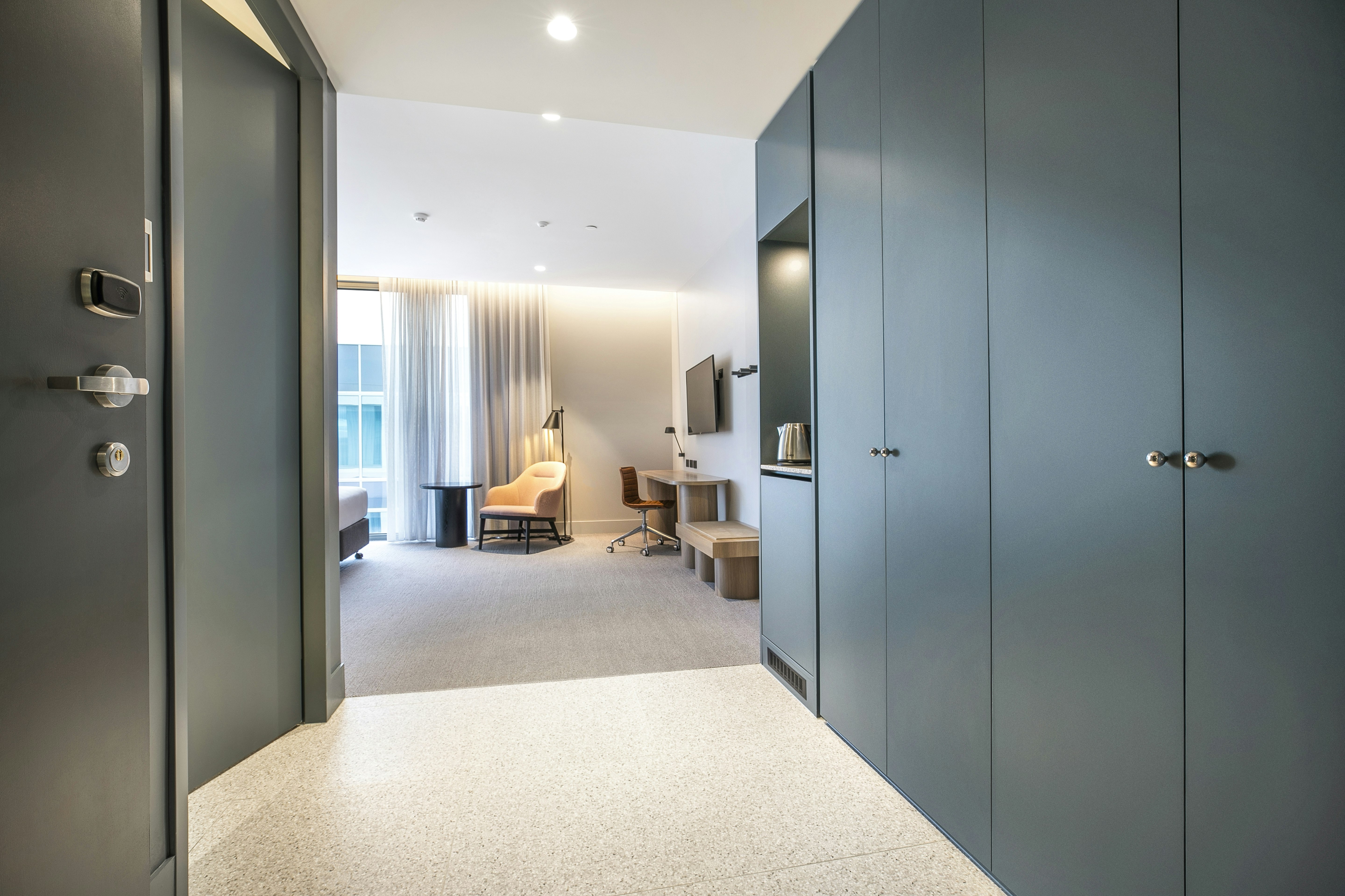 HOLIDAY INN WERRIBEE 28/75