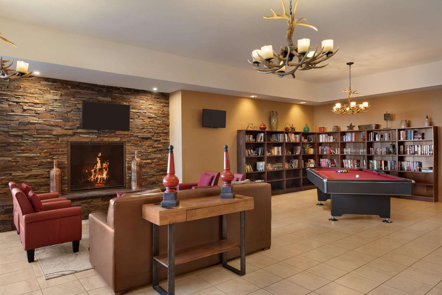 Bakken Airport Hotel And Suites Xwa 10/26
