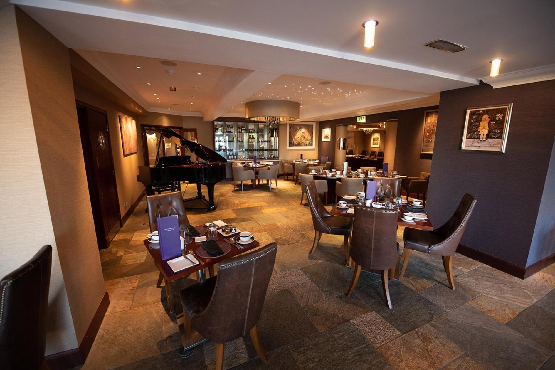 The Mansefield Hotel 44/59