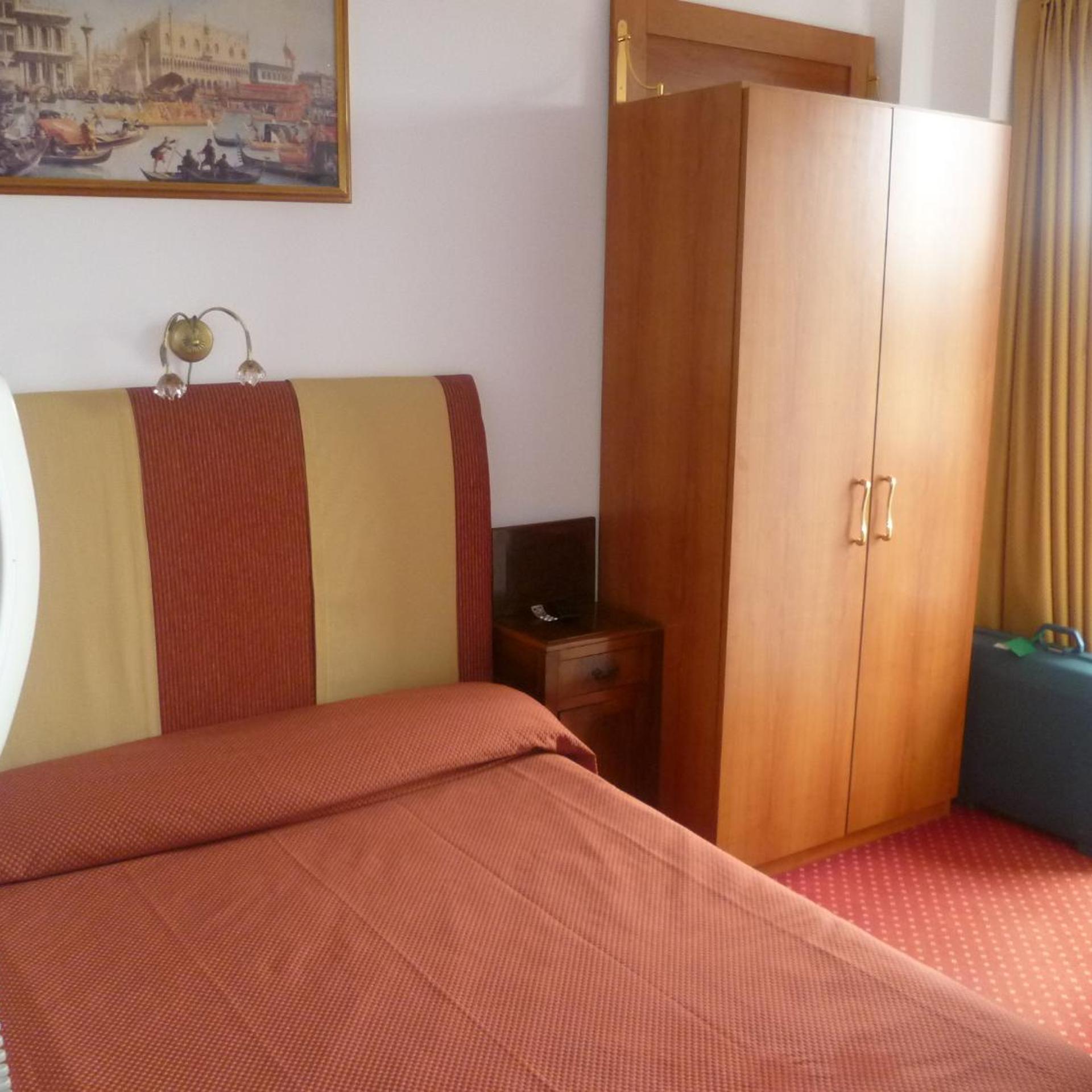 Hotel San Salvador 30/50