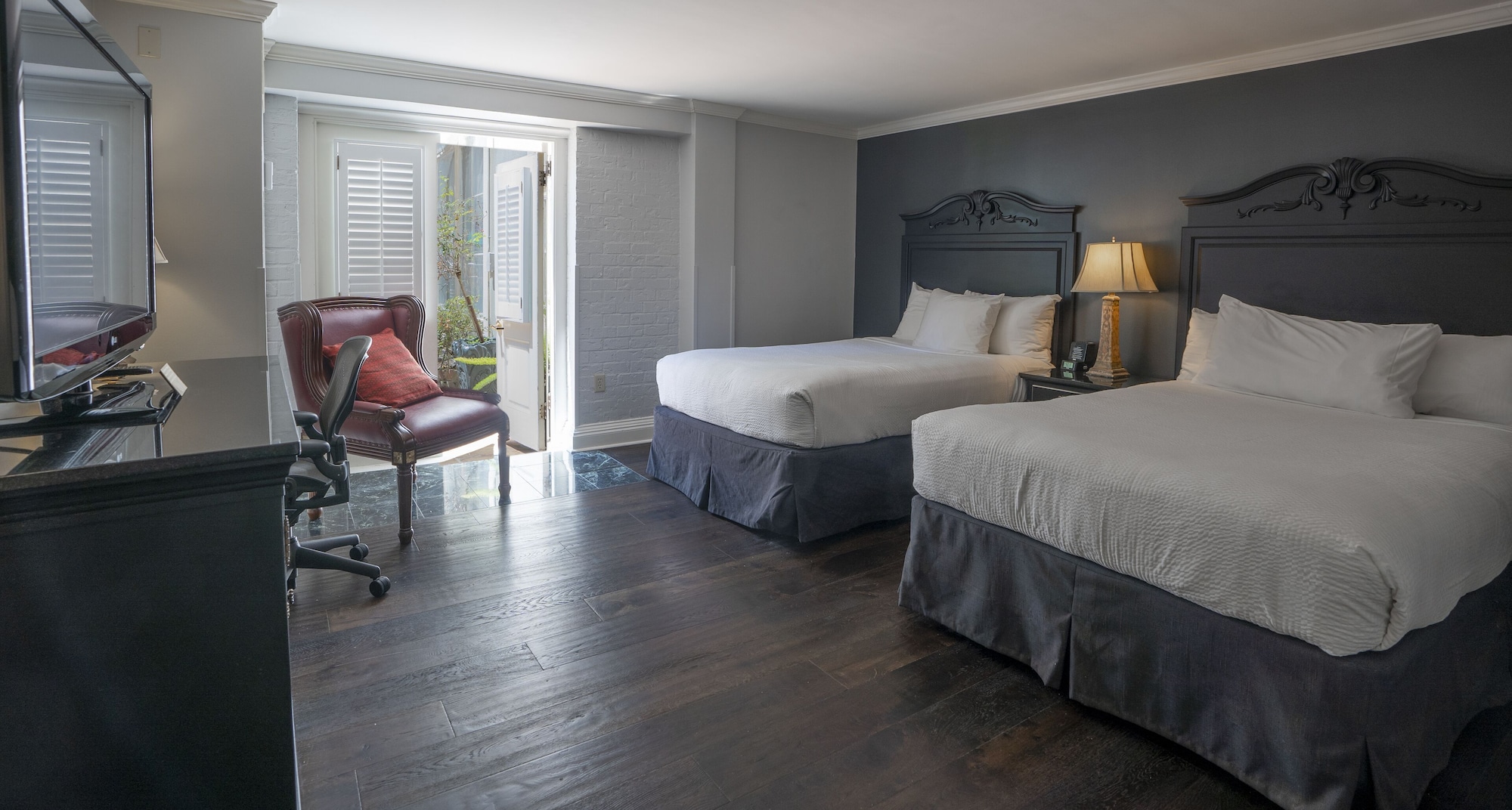 Courtyard, Deluxe, 2 Queen Beds, Pool Side