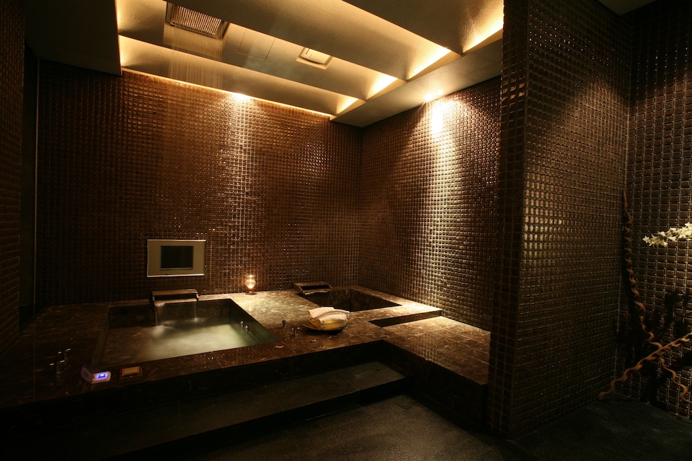 Chateau Motel 14/50