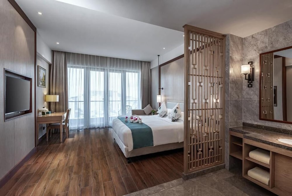 Dadonghai Hotel Sanya 23/48