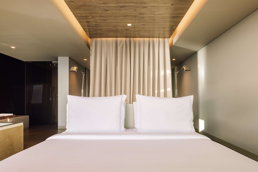 Pool, Suite, King Bed, Sofa