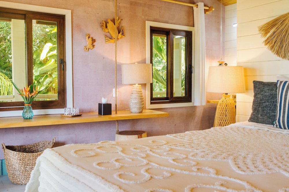 Tranquilseas Eco-Lodge, Diving Center, Restaurant &amp; Bar 23/50