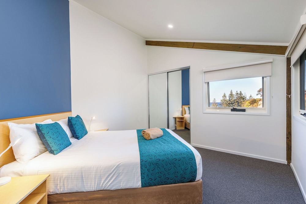 2 Bedrooms, Spa, King and Queen Bed, Ocean View