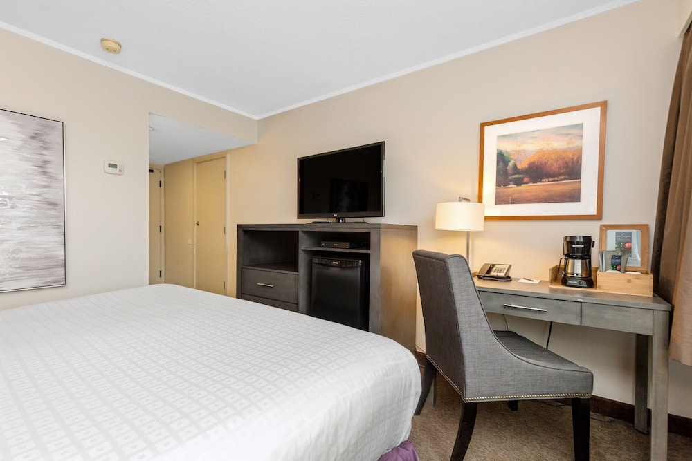 Thompson Hotel Conference Center 9/40