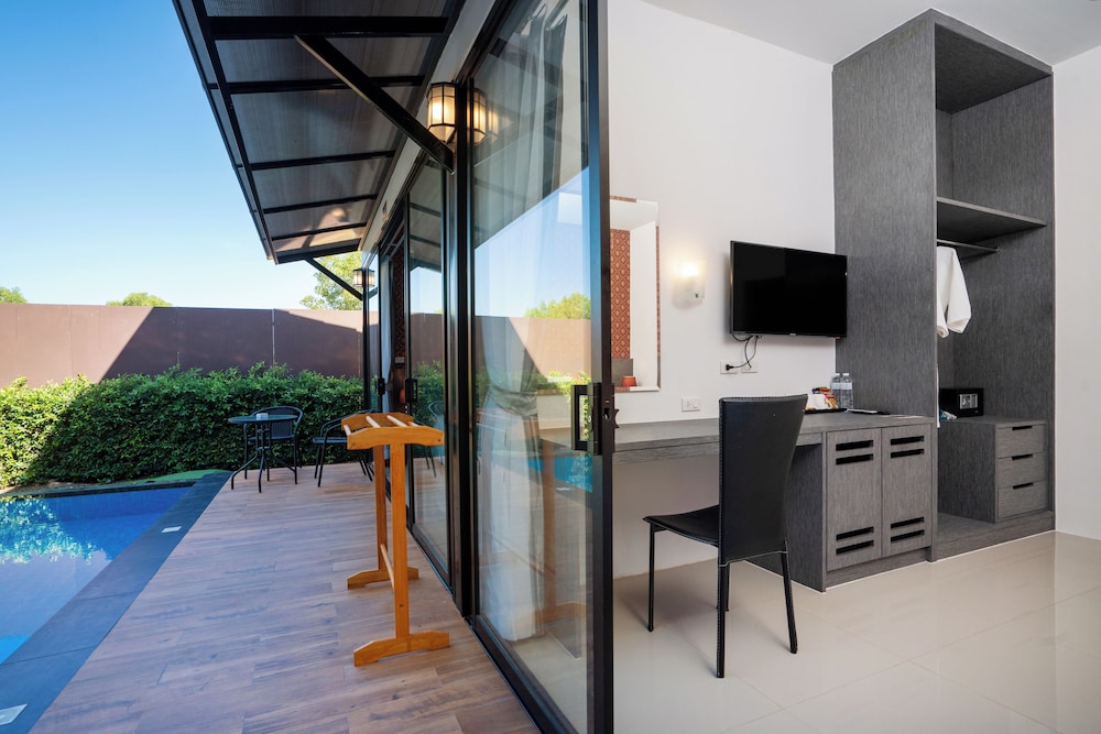 Thames Tara Private Pool Villa Rawai Phuket 45/48