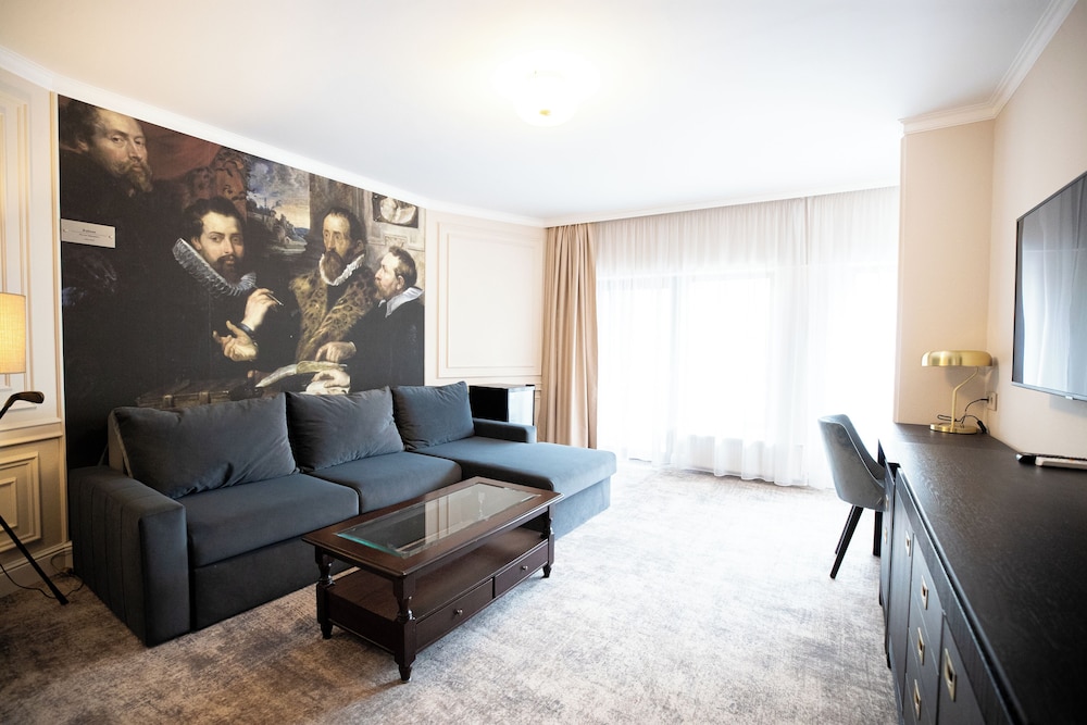 Hotel Meridian 33/50