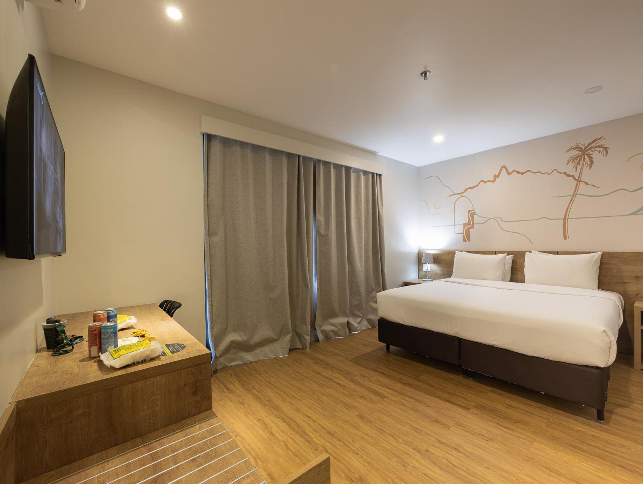 Superior, Queen Bed, Balcony
