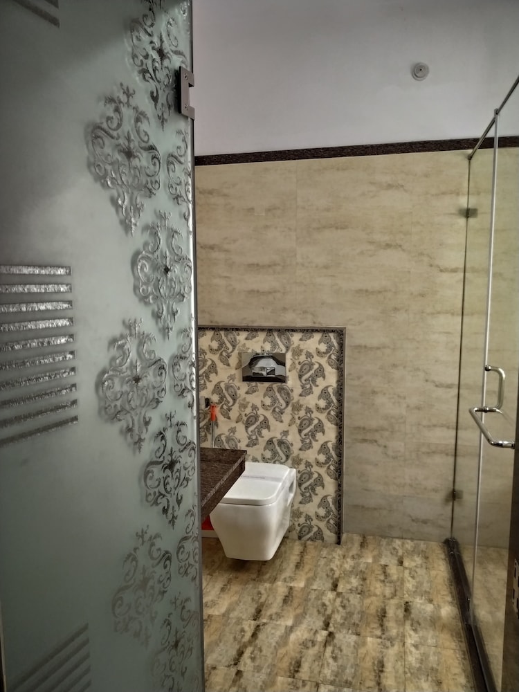 Anuraag Villa 17/65