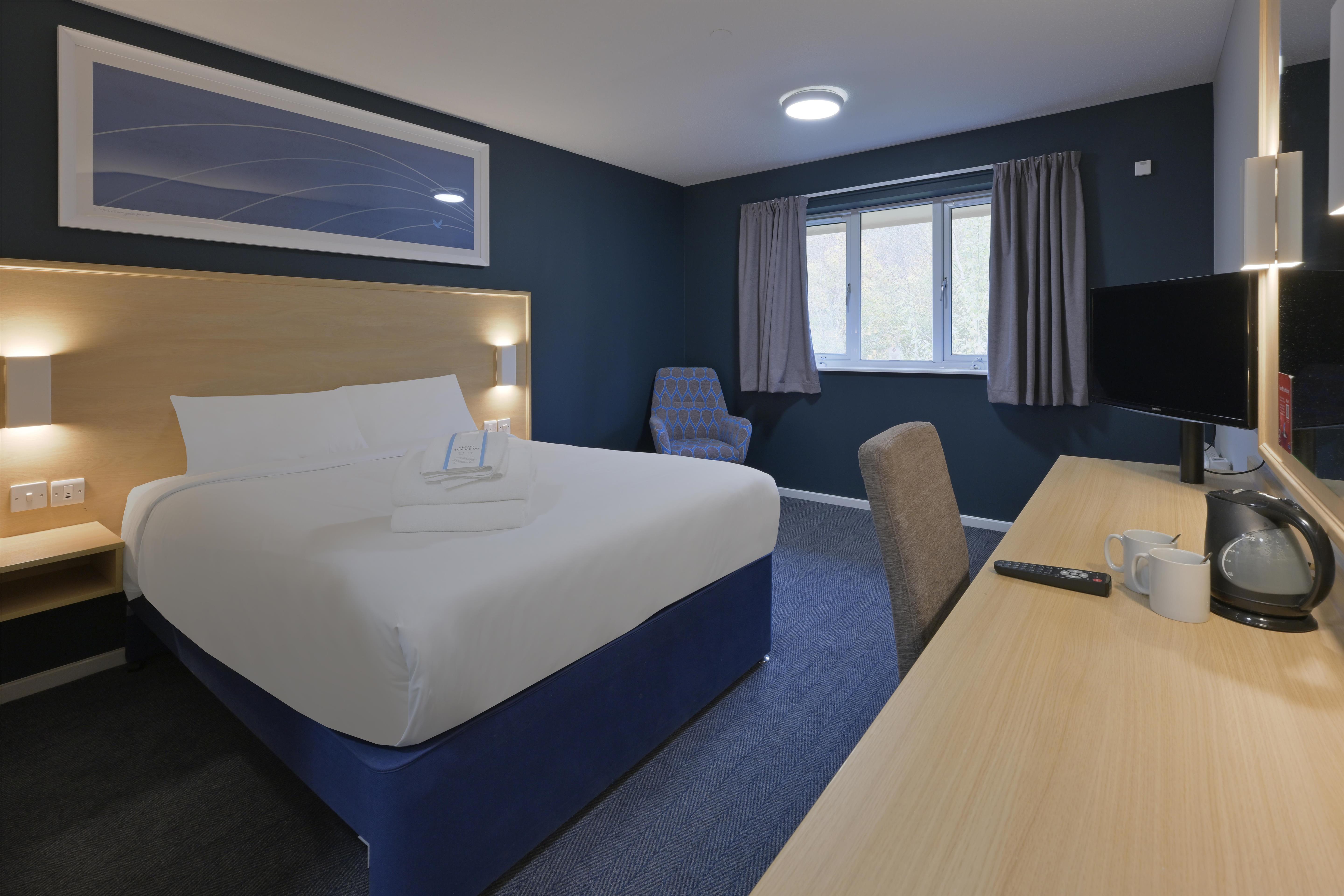 Travelodge Newbury Tot Hill 12/27