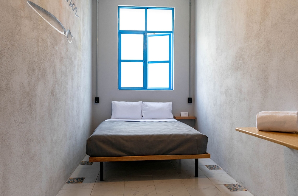 BASIC, DOUBLE BED